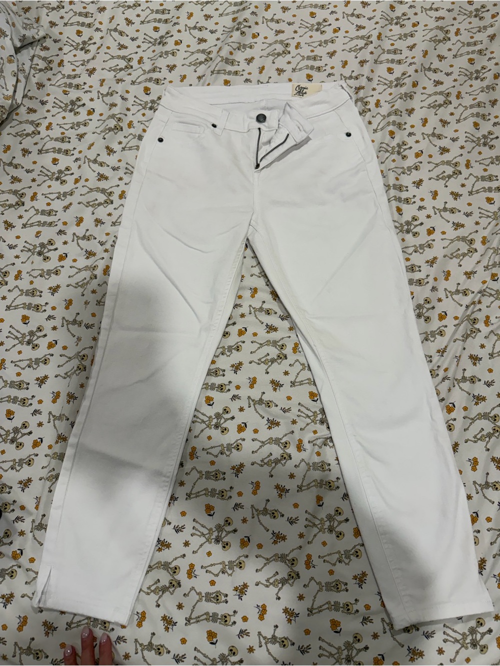 White Skinny Women’s Jeans with Comfortable Stretch